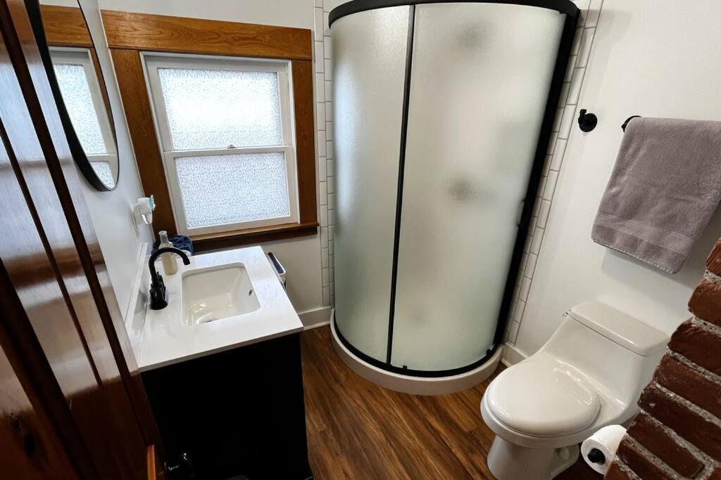 Fiesinger House - Private 3-Bd Unit In Historic Home, Downtown Sandusky Eksteriør billede